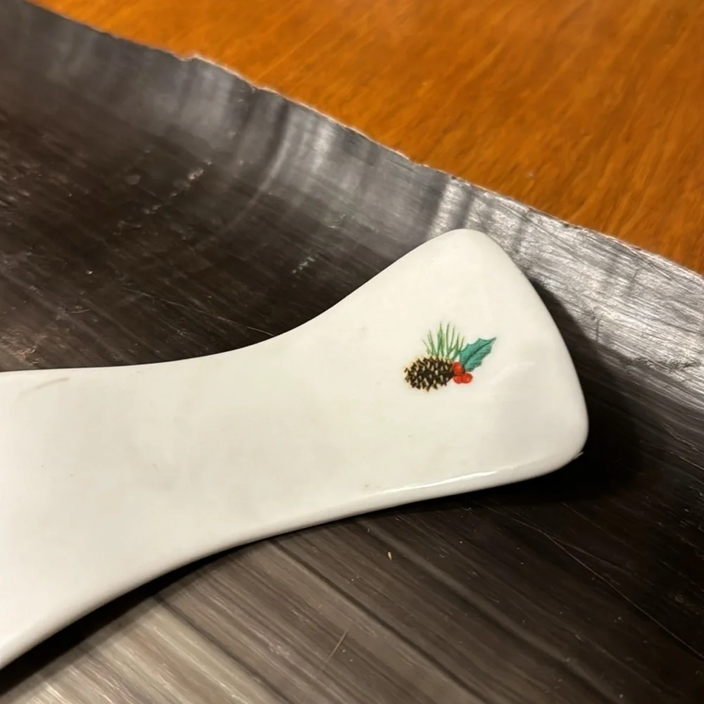Royal Norfolk Ceramic Red Cardinal Pinecone Design Spoon Rest Christmas Holiday